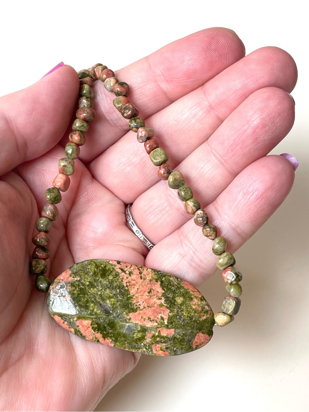 Polished green & pink stone (unakite?) beaded choker necklace 925 sterling clasp